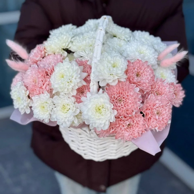 Композиция в корзине из кустовой хризантемы Altay